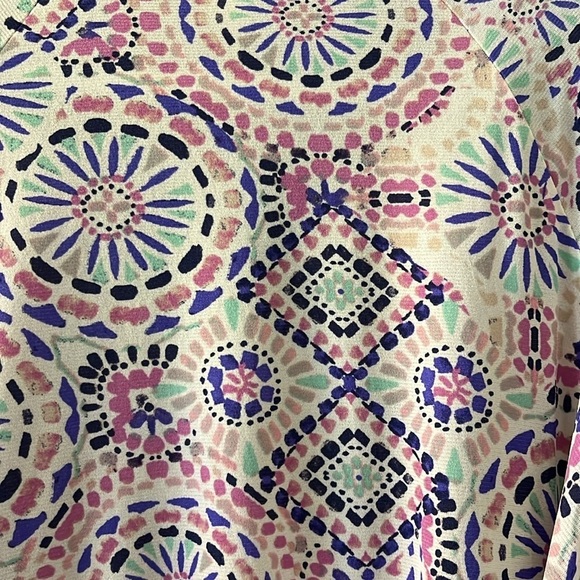 Style & Co. long sleeved, lightweight top. White multi-colored. Size PMedium - Picture 8 of 8